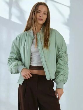 Urban Outfitters BDG Charlie Barrel Sleeve OVERSIZED Bomber Jacket Green Small
